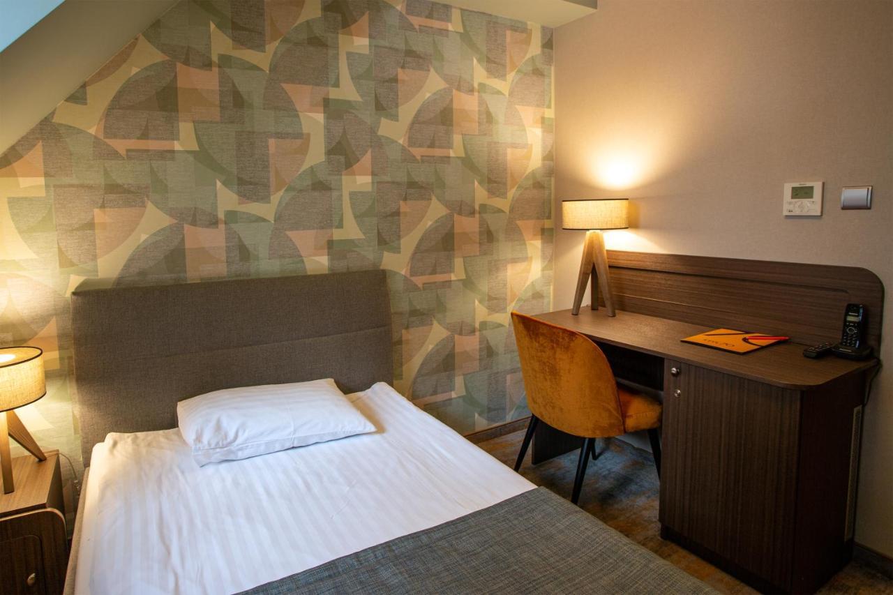 Hotel Styl 70 Pszczyna Dış mekan fotoğraf
