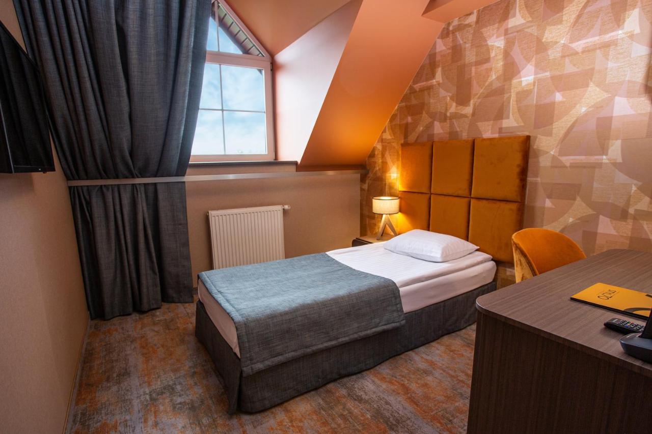 Hotel Styl 70 Pszczyna Dış mekan fotoğraf