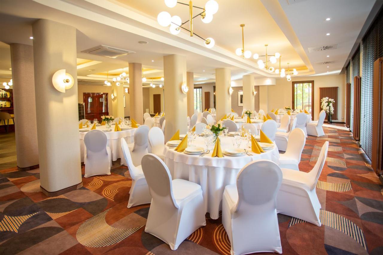 Hotel Styl 70 Pszczyna Dış mekan fotoğraf