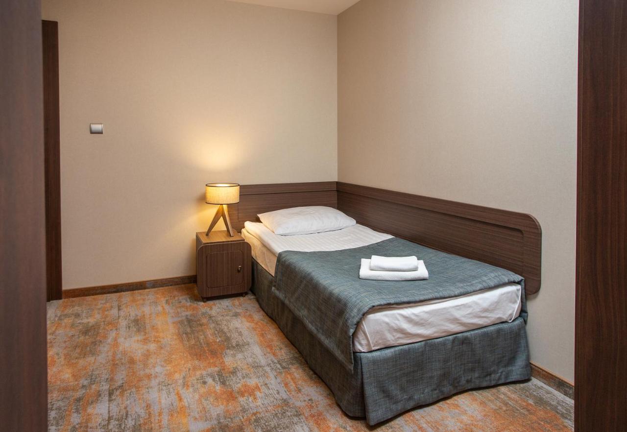 Hotel Styl 70 Pszczyna Dış mekan fotoğraf