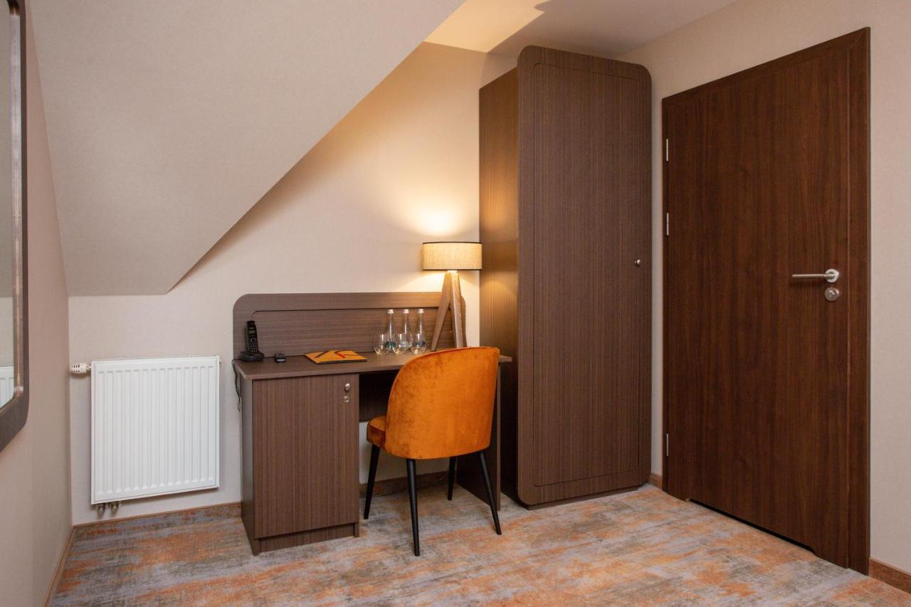 Hotel Styl 70 Pszczyna Dış mekan fotoğraf