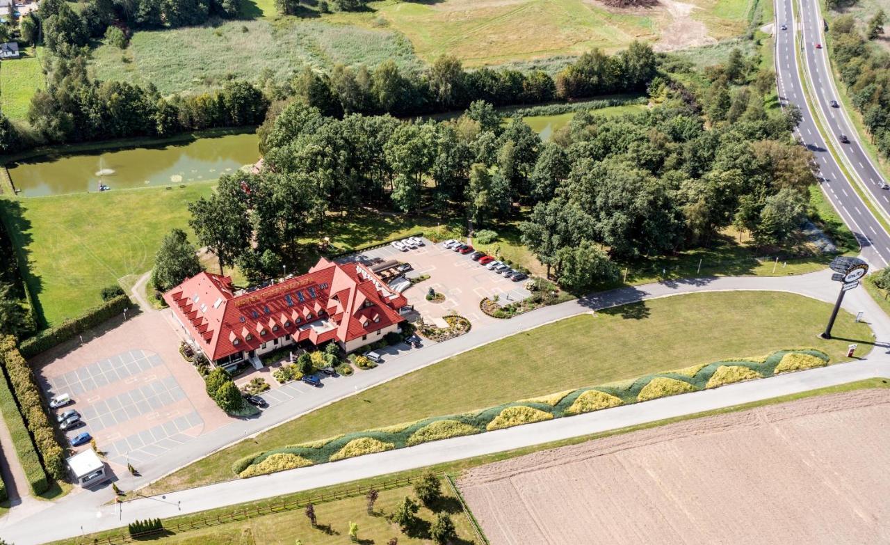 Hotel Styl 70 Pszczyna Dış mekan fotoğraf