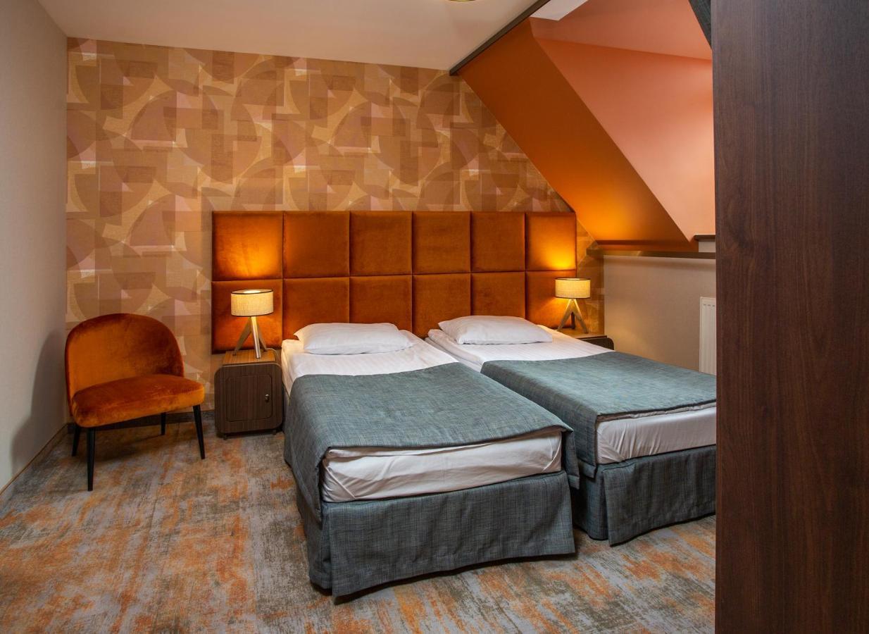 Hotel Styl 70 Pszczyna Dış mekan fotoğraf