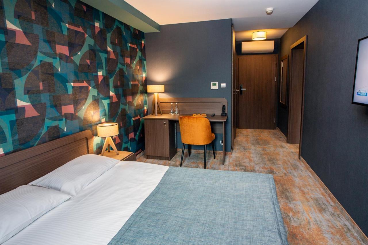 Hotel Styl 70 Pszczyna Dış mekan fotoğraf