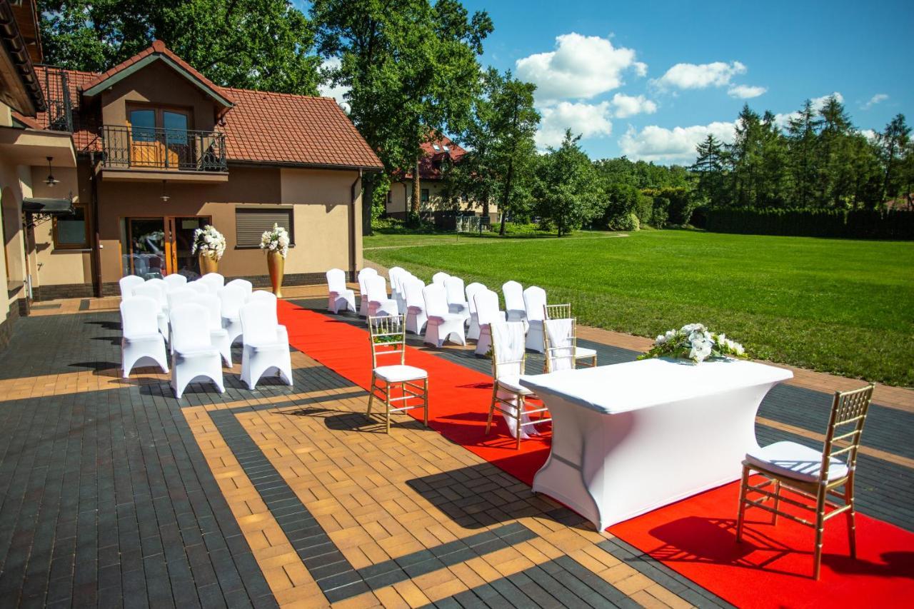 Hotel Styl 70 Pszczyna Dış mekan fotoğraf